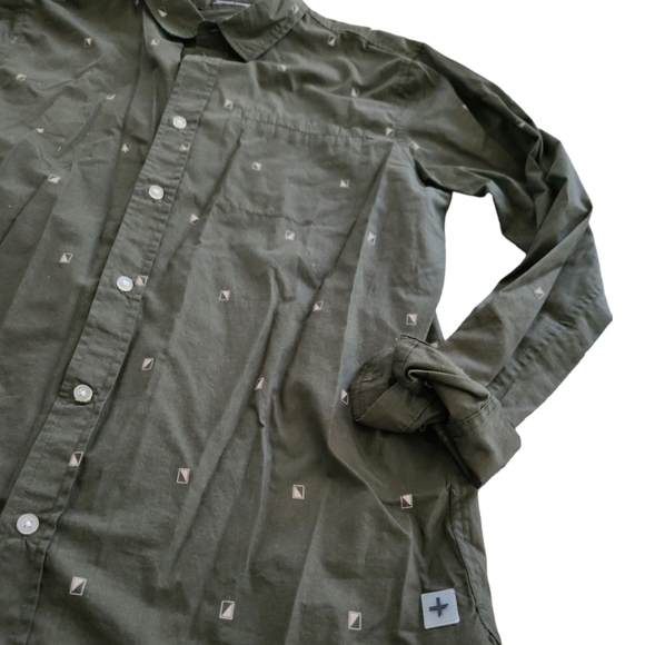 Tavik Beach Button Down Shirt Medium - Picture 3 of 6